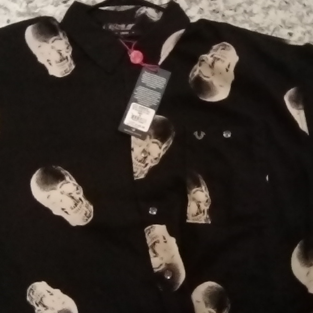 NWT True Religion Men’s Relaxed Fit Skull Shirt  M